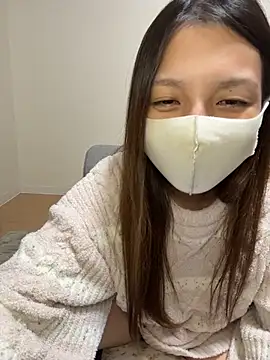 Snapshot of anchan69 chatting on 10/30/25, 04:08 anchan69 online show from 10/30/25, 04:08