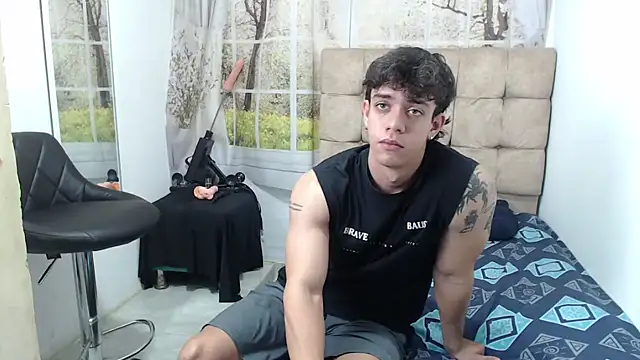 HENRY SENNI online show from 09/24/25, 03:37