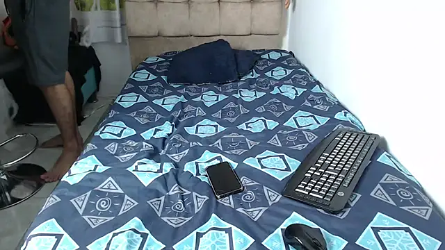 HENRY SENNI online show from 10/23/25, 03:33