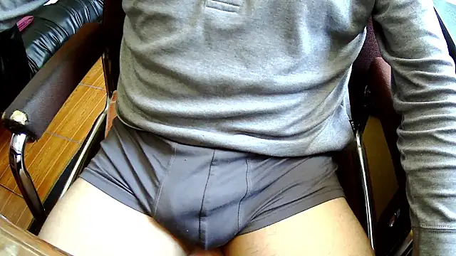 Snapshot of Andre16c chatting on 09/10/25, 02:28 Andre16c online show from 09/10/25, 02:28