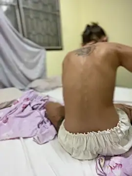 White Lu online show from 11/20/25, 02:34