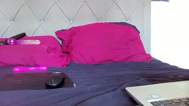 Snapshot of bunnyfox420 chatting on 09/24/25, 11:35 bunnyfox420 online show from 09/24/25, 11:35