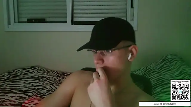 vitorsafado19 online show from 10/27/25, 01:31