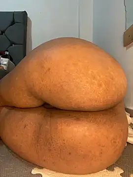 Snapshot of Charlotte_bronxxx chatting on 09/25/25, 10:35 Charlotte bronxxx online show from 09/25/25, 10:35