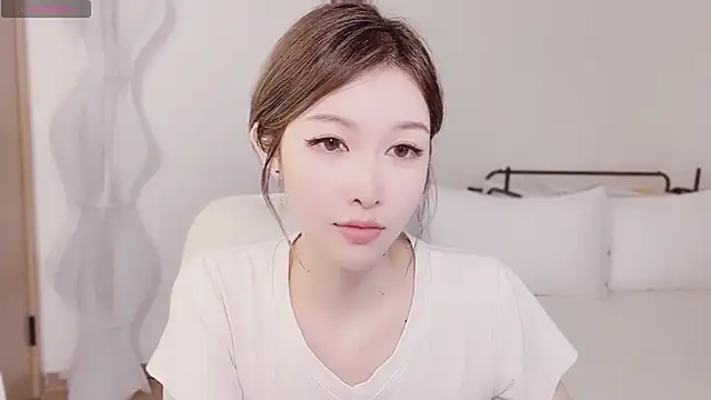 longlong xu online show from 10/23/25, 01:43