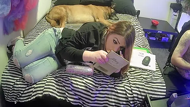 Snapshot of barbieinbondage7 chatting on 03/06/25, 11:47 barbieinbondage7 online show from 03/06/25, 11:47