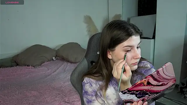 Snapshot of nawuwu chatting on 11/29/25, 06:38 nawuwu online show from 11/29/25, 06:38