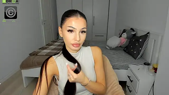 HelenShawn online show from 11/12/25, 09:36