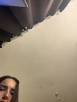 Snapshot of EllaEroticaX chatting on 10/30/25, 05:24 EllaEroticaX online show from 10/30/25, 05:24