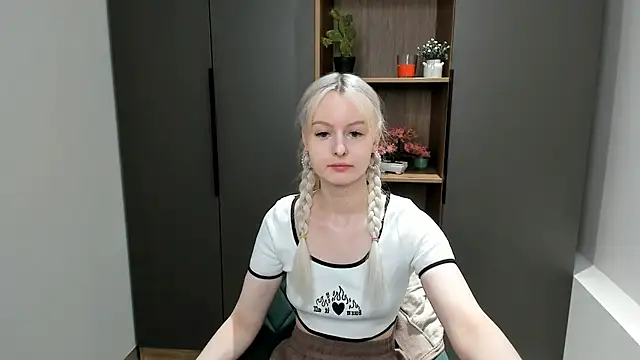 MaydaBunton online show from 01/31/25, 06:35