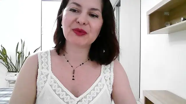Snapshot of Victoria_Glam chatting on 09/27/25, 05:29 Victoria Glam online show from 09/27/25, 05:29