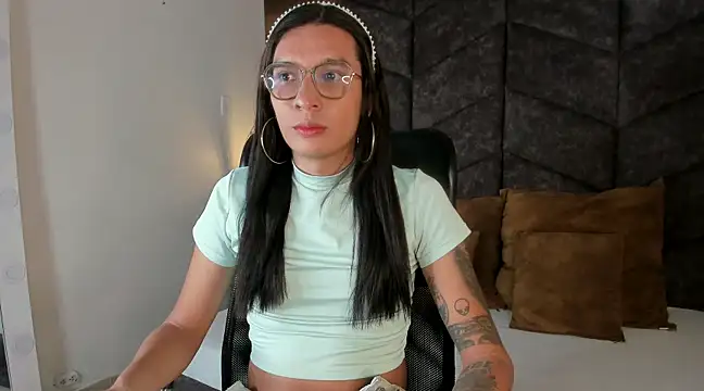 LauraaGomezz   online show from 02/21/25, 07:32
