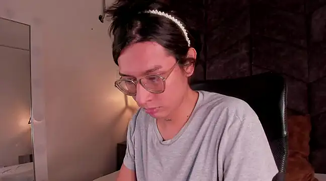 LauraaGomezz   online show from 02/24/25, 11:09