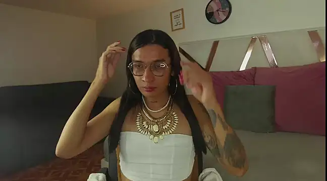 LauraaGomezz   online show from 02/27/25, 10:42