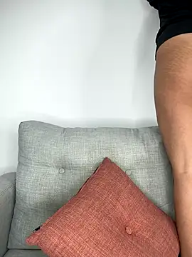 Snapshot of MeganCrow chatting on 11/03/25, 12:35 MeganCrow online show from 11/03/25, 12:35