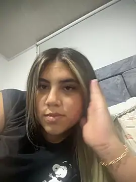 Snapshot of MeganCrow chatting on 11/18/25, 12:05 MeganCrow online show from 11/18/25, 12:05