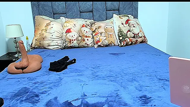 Snapshot of MeganCrow chatting on 11/29/25, 05:38 MeganCrow online show from 11/29/25, 05:38