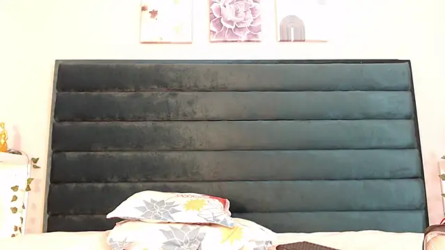 AmmyPike1 online show from 10/10/25, 12:37