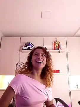 Snapshot of Zoedaniels chatting on 02/27/25, 11:26 Zoedaniels online show from 02/27/25, 11:26