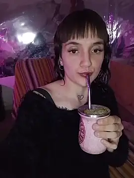 parejarica420 online show from 08/08/26, 03:36