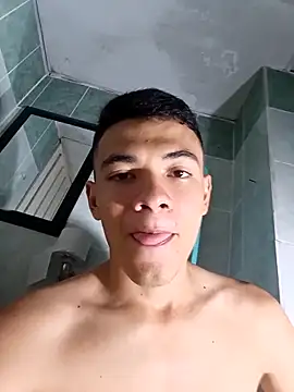 andresiito203 online show from 02/28/25, 06:10