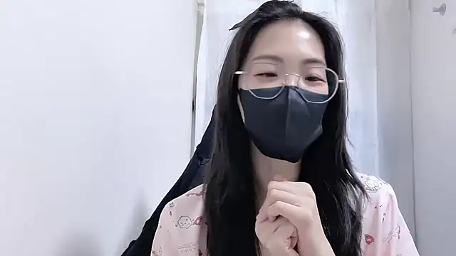 Snapshot of Chu1314 chatting on 11/06/25, 03:02 Chu1314 online show from 11/06/25, 03:02