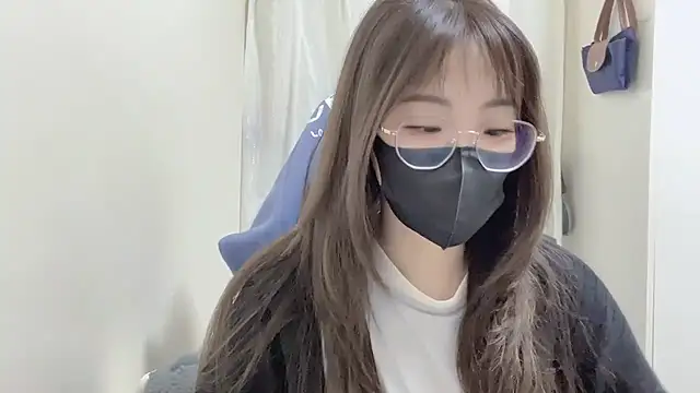 Snapshot of Chu1314 chatting on 11/25/25, 03:23 Chu1314 online show from 11/25/25, 03:23