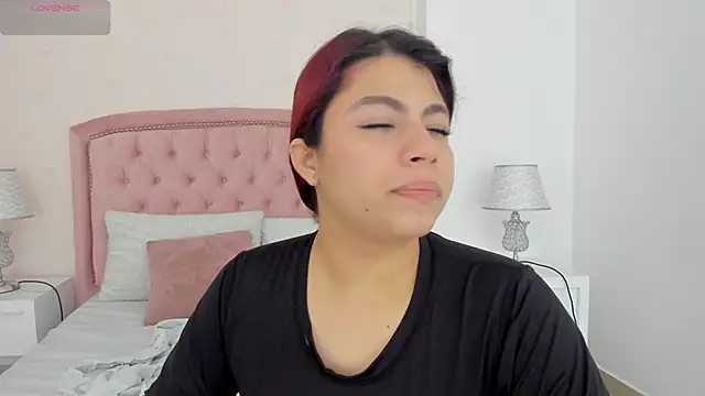 Kendall  Fox online show from 11/22/25, 06:56