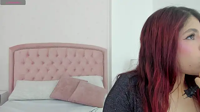 Kendall  Fox online show from 11/27/25, 06:26