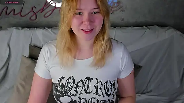 Snapshot of Amy_Kimberlly chatting on 09/21/25, 12:01 Amy Kimberlly online show from 09/21/25, 12:01