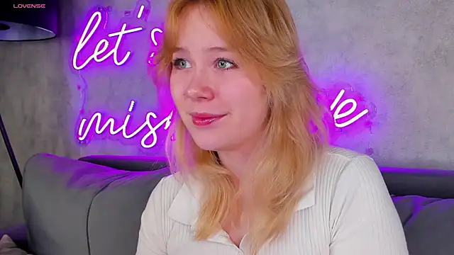 Snapshot of Amy_Kimberlly chatting on 09/26/25, 12:03 Amy Kimberlly online show from 09/26/25, 12:03