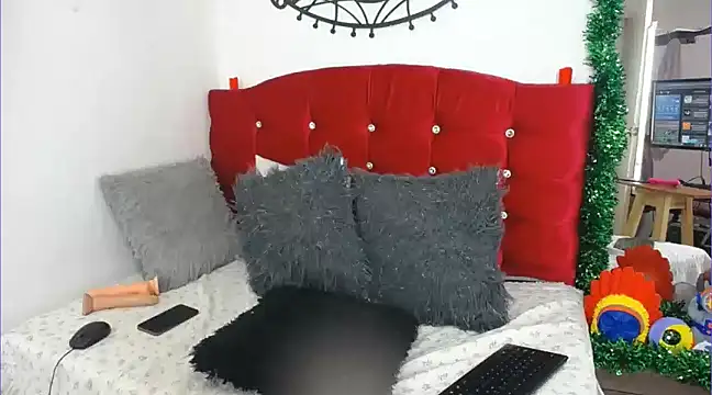 Snapshot of Kristin_milk chatting on 01/24/25, 03:02 Kristin milk online show from 01/24/25, 03:02