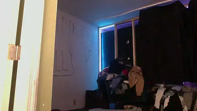 Snapshot of sexyhotstud12 chatting on 02/22/25, 12:40 sexyhotstud12 online show from 02/22/25, 12:40