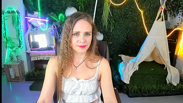 EmiliaBedy online show from 11/12/25, 09:10