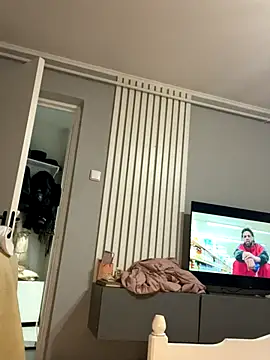 bunnythetailor online show from 10/09/25, 09:24