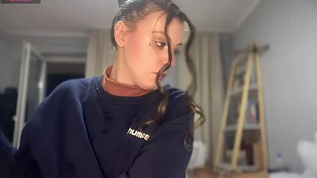 Snapshot of bunnythetailor chatting on 11/15/25, 05:42 bunnythetailor online show from 11/15/25, 05:42