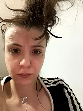 Snapshot of bunnythetailor chatting on 11/26/25, 03:13 bunnythetailor online show from 11/26/25, 03:13