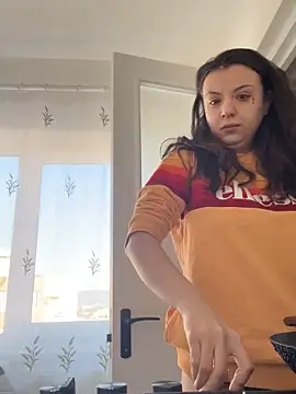 Snapshot of bunnythetailor chatting on 12/14/25, 12:21 bunnythetailor online show from 12/14/25, 12:21