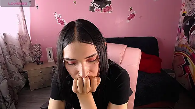 Snapshot of Sofii_cutee chatting on 01/29/25, 06:18 Sofii cutee online show from 01/29/25, 06:18