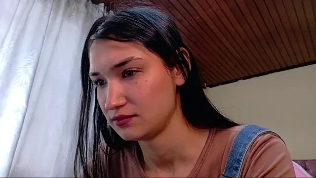 Snapshot of Sofii_cutee chatting on 12/17/25, 12:33 Sofii cutee online show from 12/17/25, 12:33