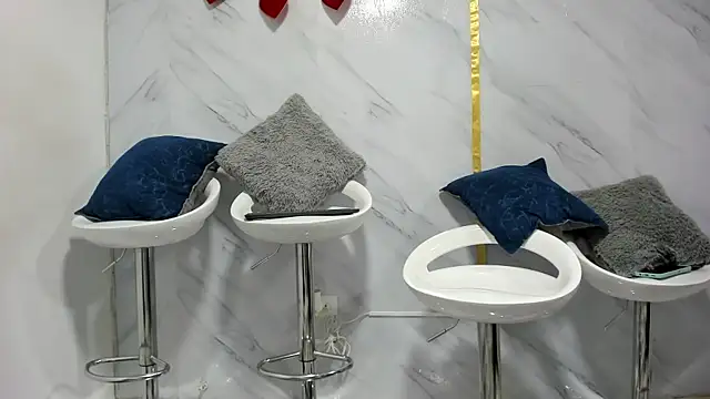 Snapshot of emilly09 chatting on 02/12/25, 09:33 emilly09 online show from 02/12/25, 09:33