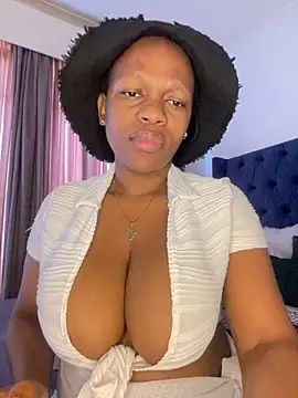 Snapshot of Boneca25 chatting on 02/07/25, 09:58 Boneca25 online show from 02/07/25, 09:58