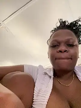 Boneca25 online show from 11/23/25, 07:08