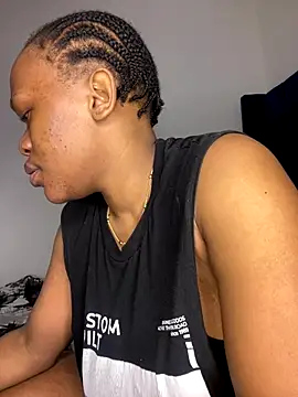 Boneca25 online show from 11/29/25, 05:54