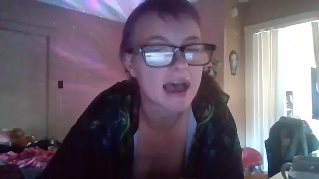 GloriousKarma online show from 11/04/25, 02:05