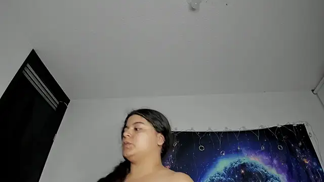 Snapshot of Little_Shaara chatting on 02/13/25, 02:01 Little Shaara online show from 02/13/25, 02:01