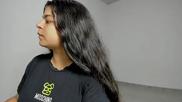 Snapshot of Little_Shaara chatting on 03/12/25, 07:57 Little Shaara online show from 03/12/25, 07:57