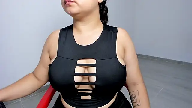 Snapshot of Little_Shaara chatting on 03/19/25, 11:28 Little Shaara online show from 03/19/25, 11:28