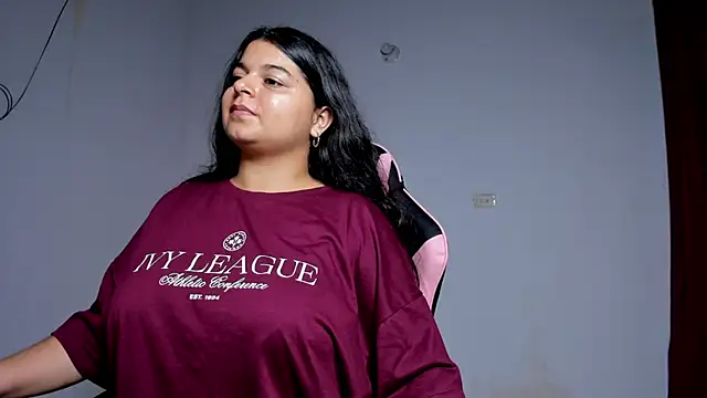 Snapshot of Little_Shaara chatting on 10/22/25, 09:14 Little Shaara online show from 10/22/25, 09:14