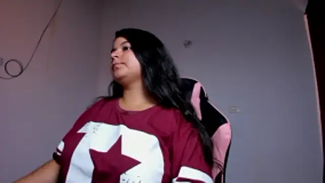 Snapshot of Little_Shaara chatting on 10/24/25, 08:16 Little Shaara online show from 10/24/25, 08:16